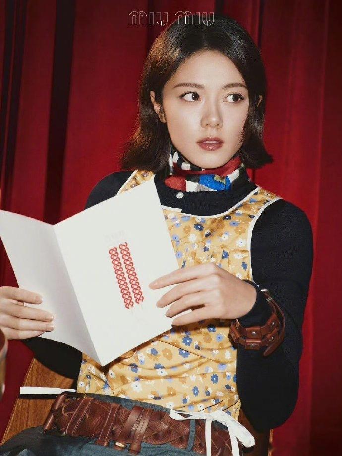 赵今麦、刘浩存又同时给miumiu拍宣传大片了。Miumiu这招真是屡试不爽，只
