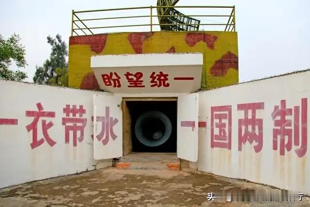 “世上只有妈妈好，有妈的孩子像个宝！投进妈妈的怀抱，幸福享不了！没有妈妈最苦恼，