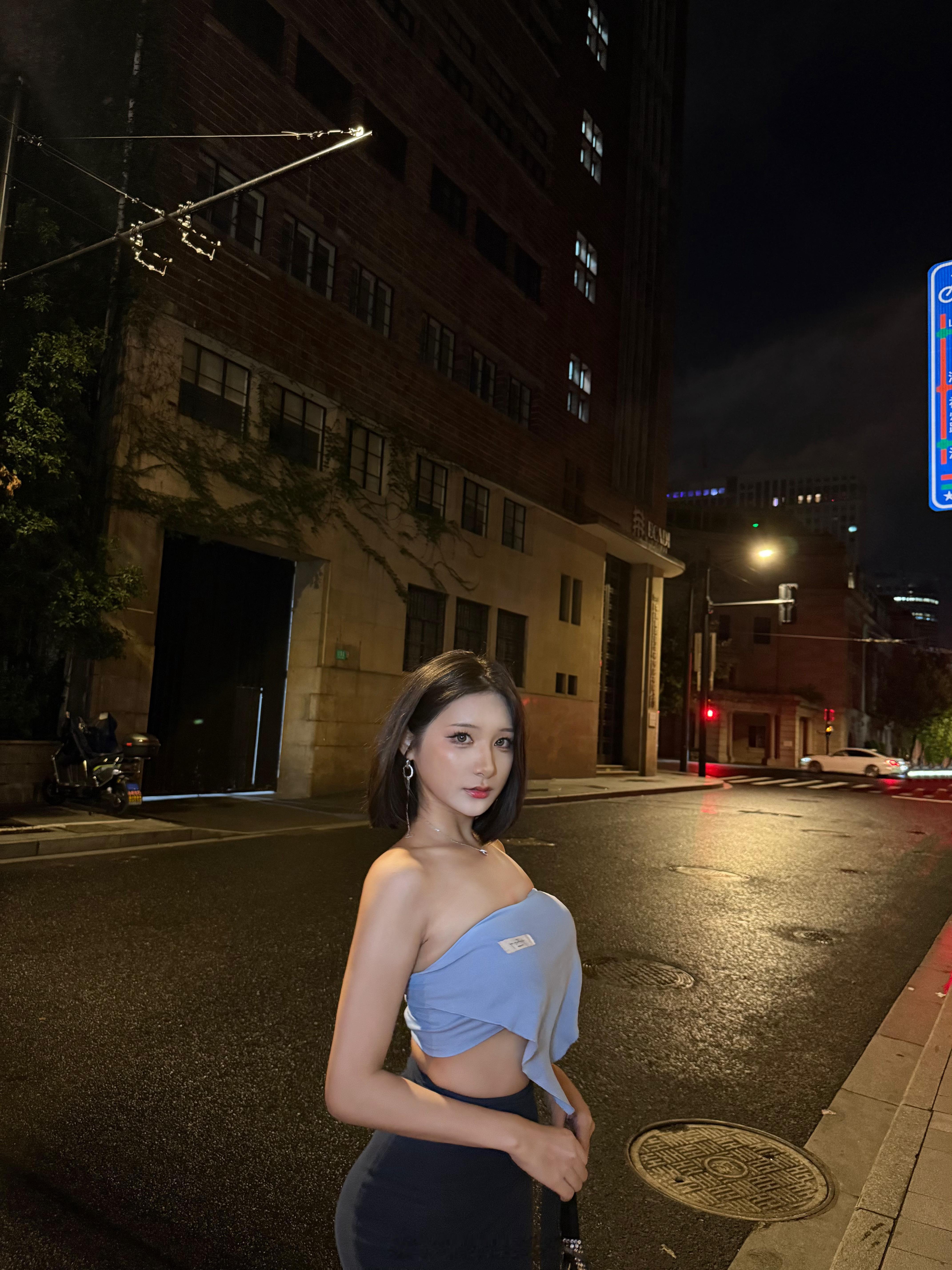 不知不觉下个月又要立秋了得快把夏天的衣服穿一穿啦  ​​​