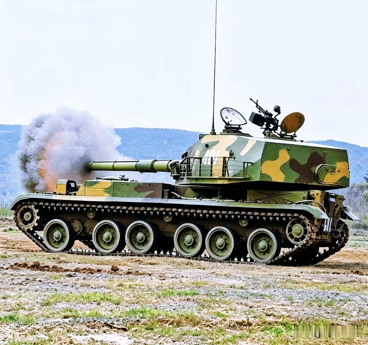 国产兵器——89式120毫米自行反坦克炮
这是我军1989年开始装备的履带式自行
