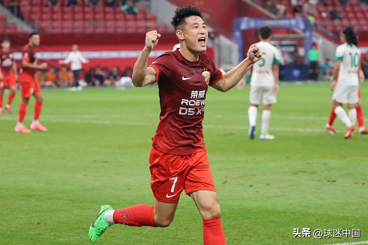 老将坐镇领衔！武磊戴队长袖标梅开二度，海港2-1力克青岛海牛
 
北京时间8月2