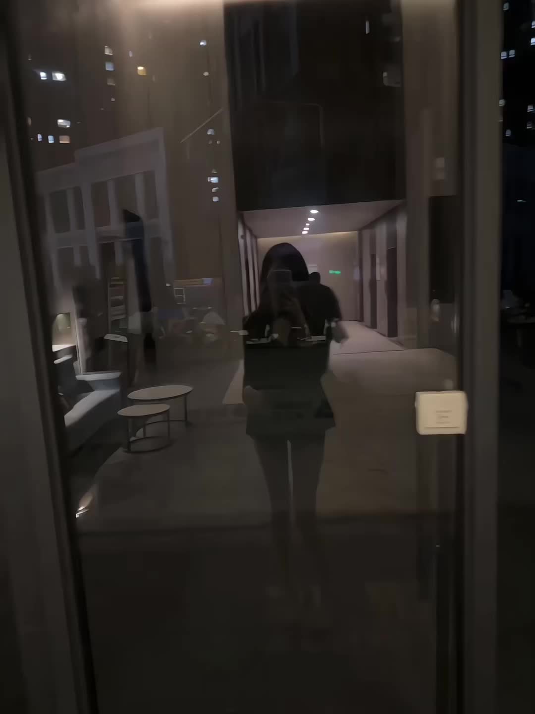 你说你想谈两个 我咬咬牙同意了 结果两个都不是我 你啥意思