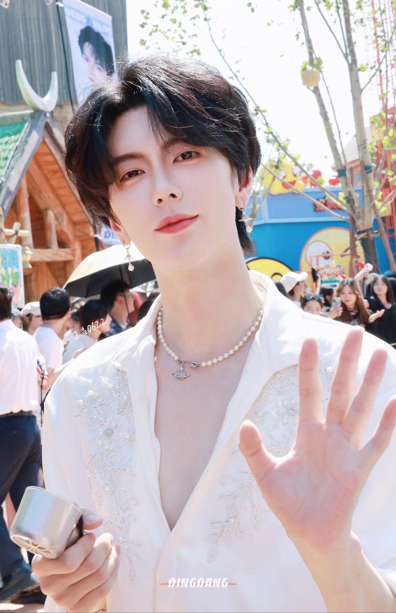 查收少爷的飞吻四连拍！@禹臣 是白马王子呀～～禹臣 阳光颜艺社 天津欢乐谷