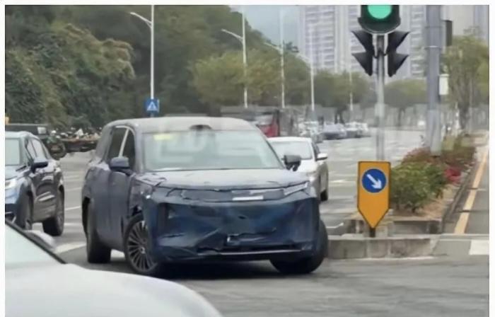 比亚迪王朝网全新重磅车型，比亚迪大唐谍照曝光，结合了比亚迪最新的一众黑科技。接下