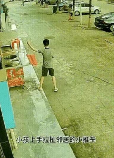 这人坏得很有“天赋”，简直是坏到了骨头缝里，连影子都透着一股不安分。  不是一时