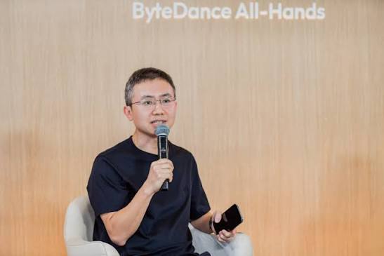【梁汝波回应豆包飞书整合字节梁汝波称接受AI模型短期落后】今日（8 月 6 日）