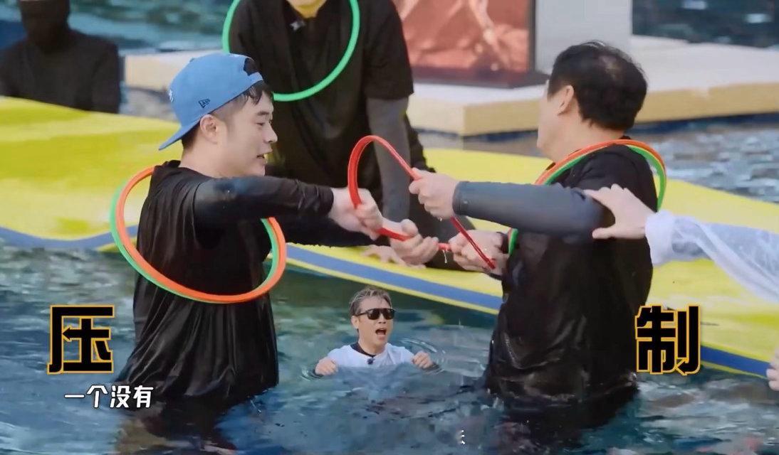 李乃文五哈好努力 谁看五哈不心疼李乃文？高空挑战吊到腿软，轮滑挪得像慢动作，第二