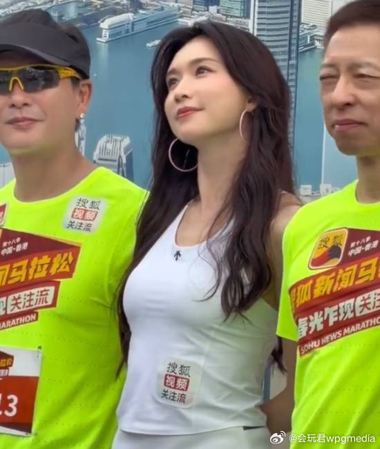 51岁林志玲亮相香港马拉松“谁敢相信林志玲已经51岁了！这体态也太好了！”3月2