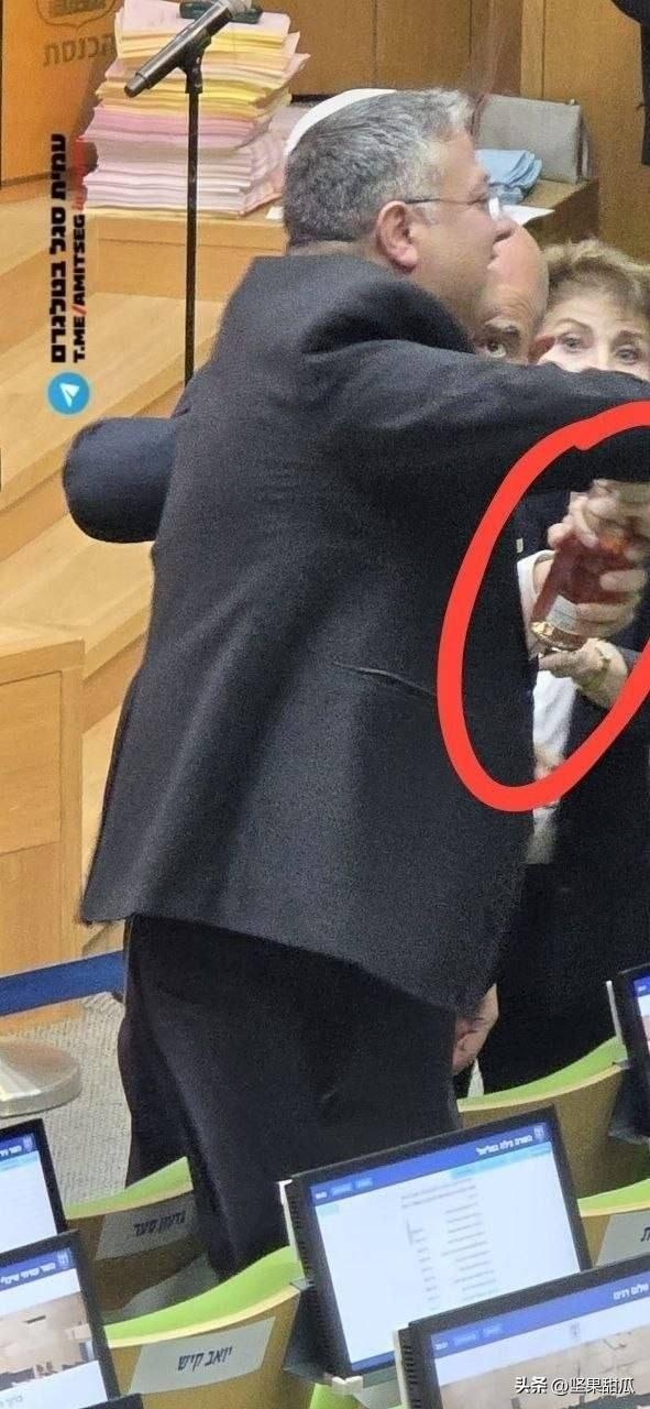 以色列丧心病狂，以色列议会批准了由极右翼极端分子提出的刑法修正案，扩大了死刑的适