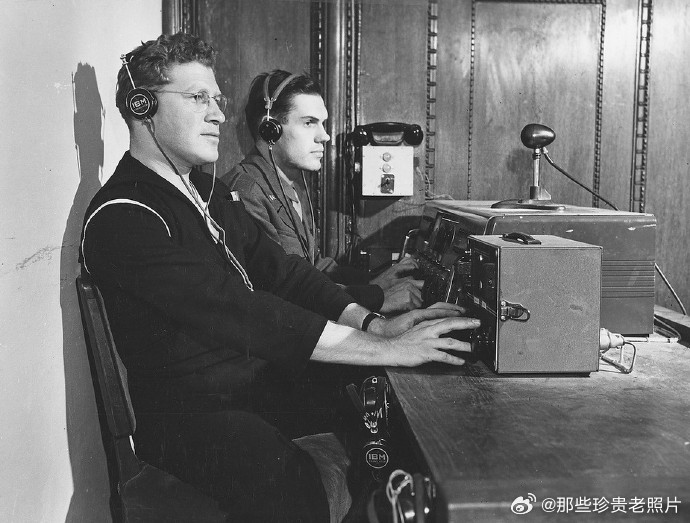 1945-1946年，纽伦堡审判·国际军事法庭上的同声翻译设备 