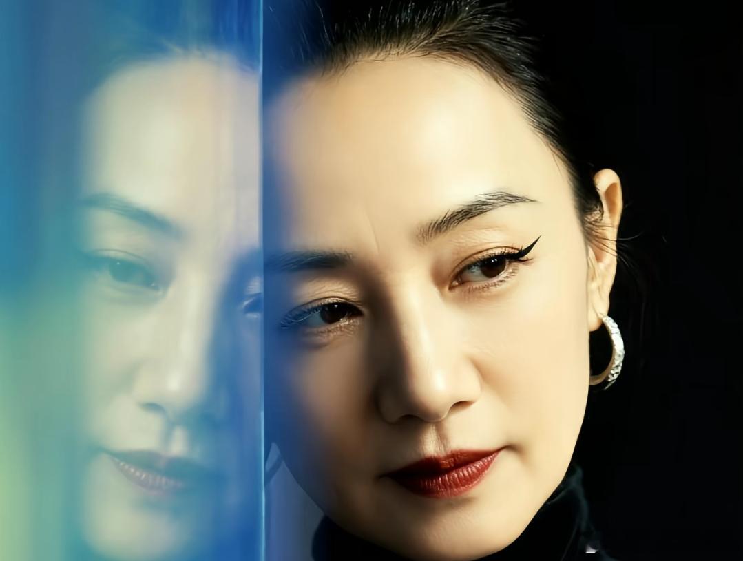 洋洋高锐“带泪的玫瑰”◎有了大话西游夜里……就有了人间烟火◎虽然畜生的爱不该……