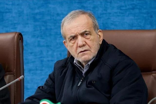 目前伊朗前台还在活跃的三个大佬，最安全的是总统佩泽希齐扬，最危险的是议长卡利巴夫