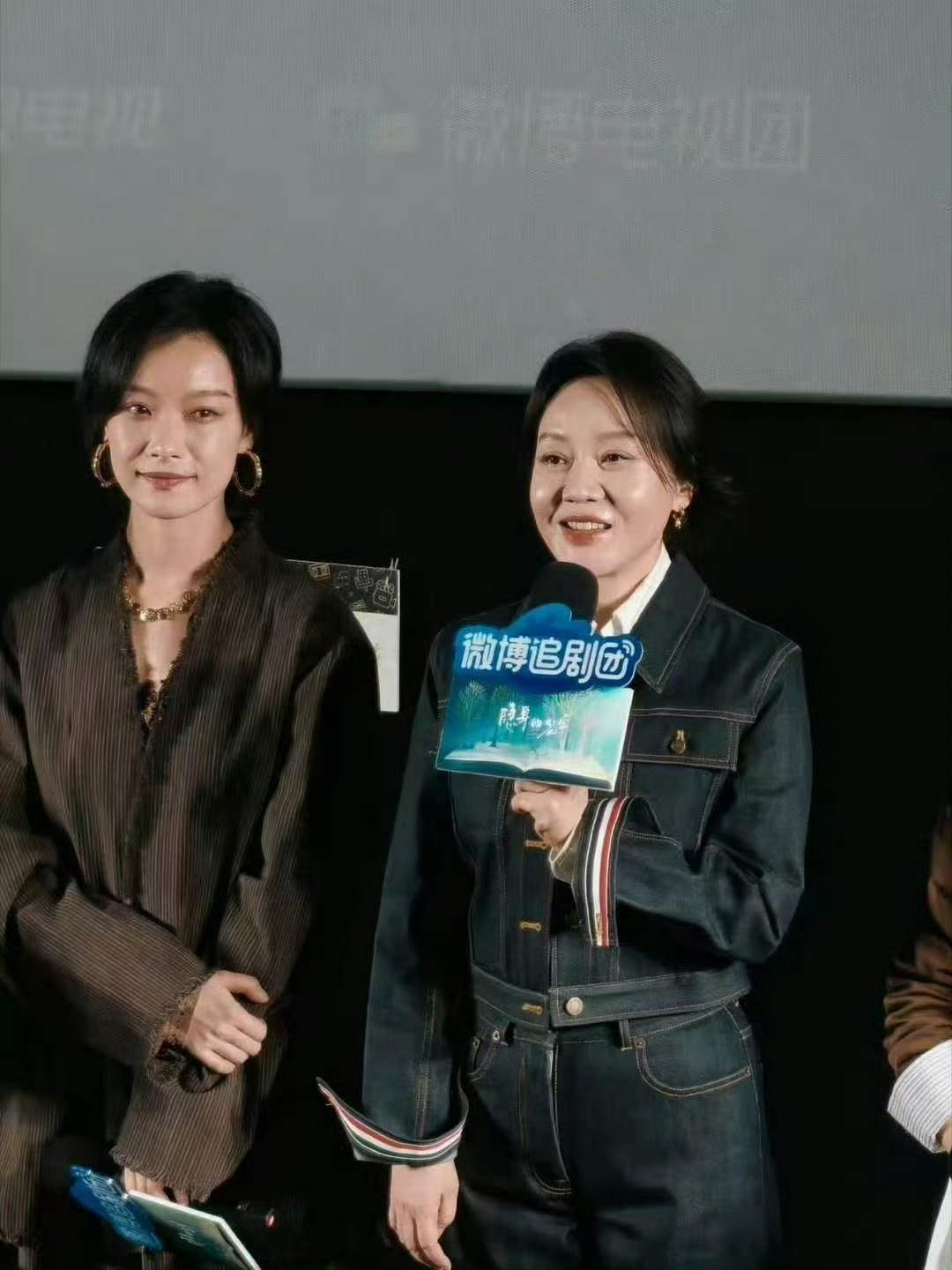 倪妮叫闫妮妈妈，听着格外顺耳。闫妮都觉，这戏拍完了，倪妮大抵还会这么叫。只因倪妮