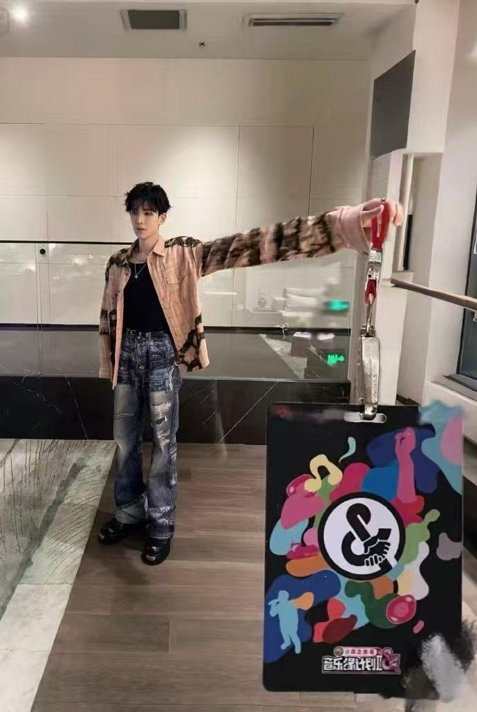 让刘宇宁黄子弘凡成团的人找到了 谁懂这波幸运！KAZE詹翊玄凭《小孩》让七顶流同