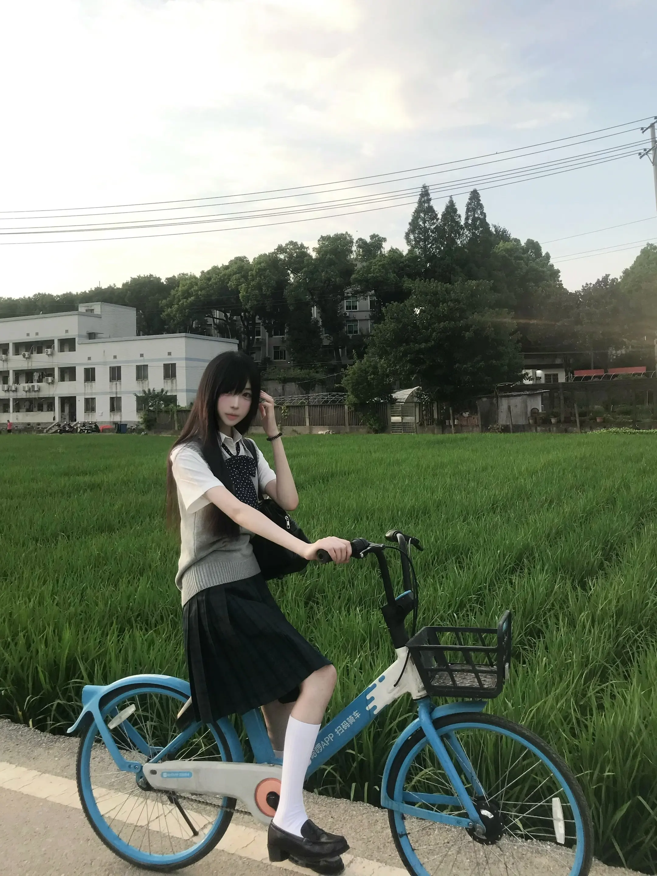 我们的人生纠缠  又走向各自的未来