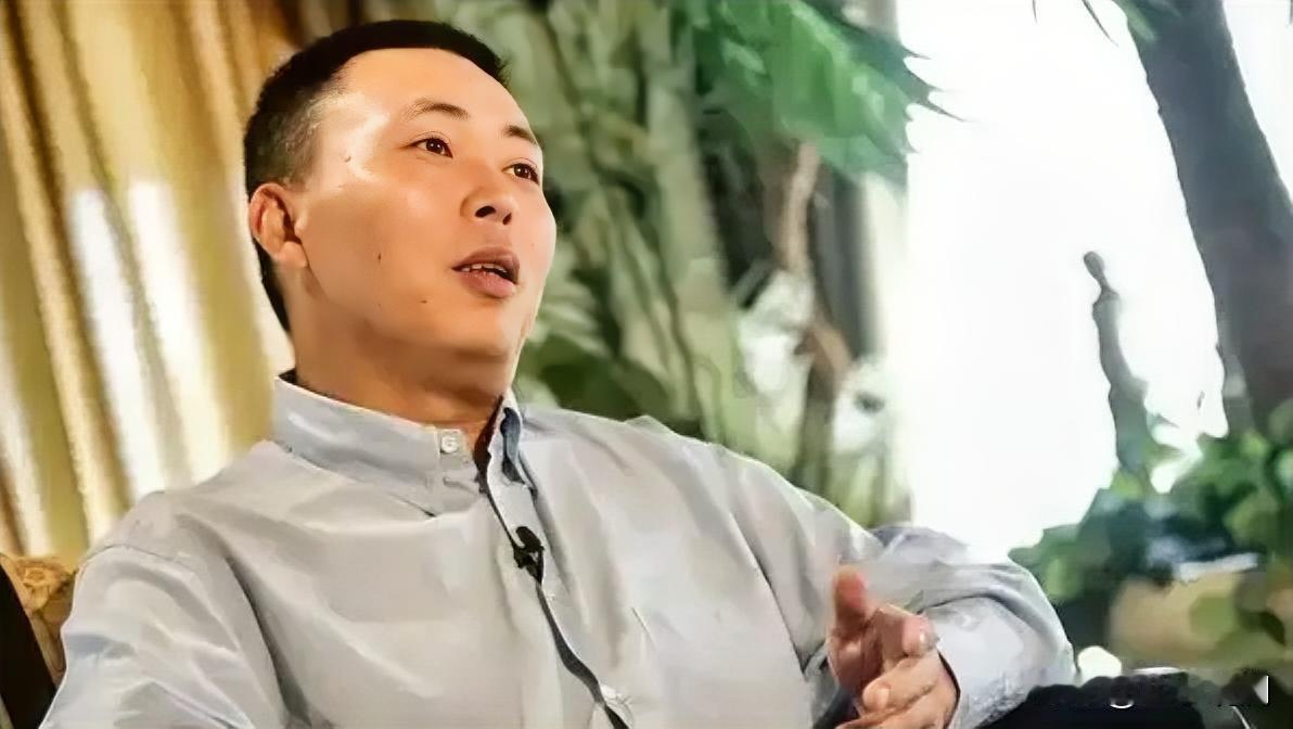段永平又买了点茅台，三万股，他说“买了点”。这话对他是买了点，对大多数人是几千万