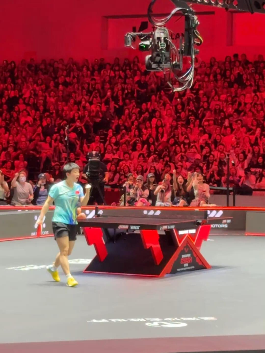 莎莎给自己加油鼓掌，顺利就是最好的过程，健康完赛，随心打球！
看到了莎莎的微笑，