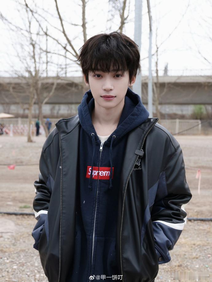 梓渝将登COSMO梓渝COSMO六月刊网传梓渝将登COSMO六月刊，首本五大要来