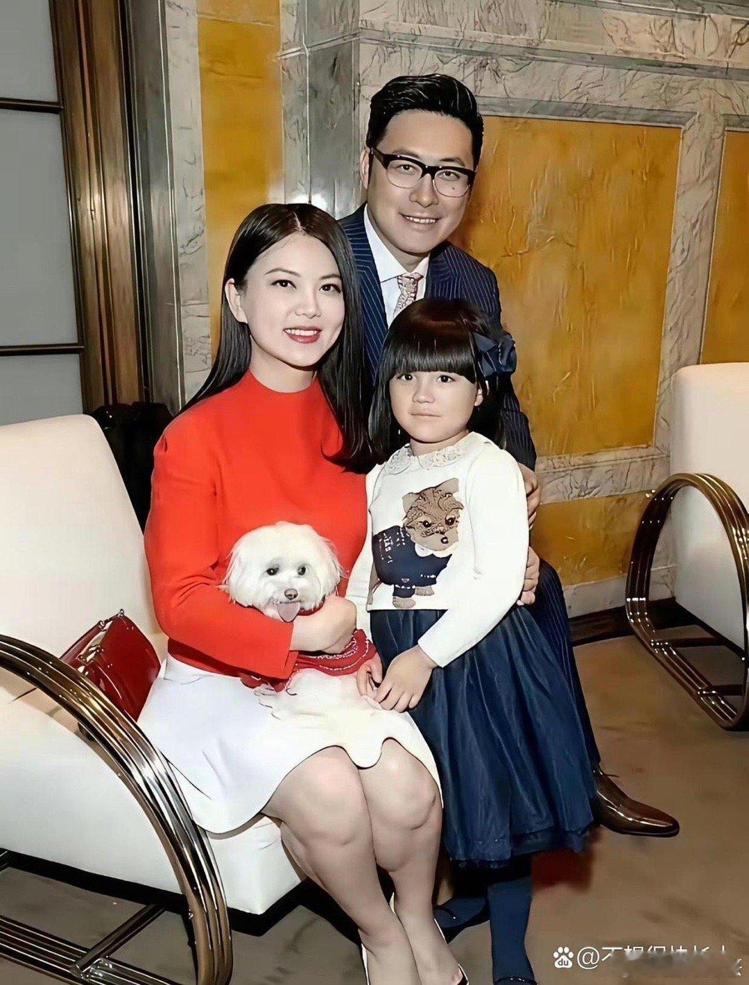 李湘和王岳伦这十年的变化也太大了！时光匆匆流转，两人的模样与状态都藏着岁月的痕迹