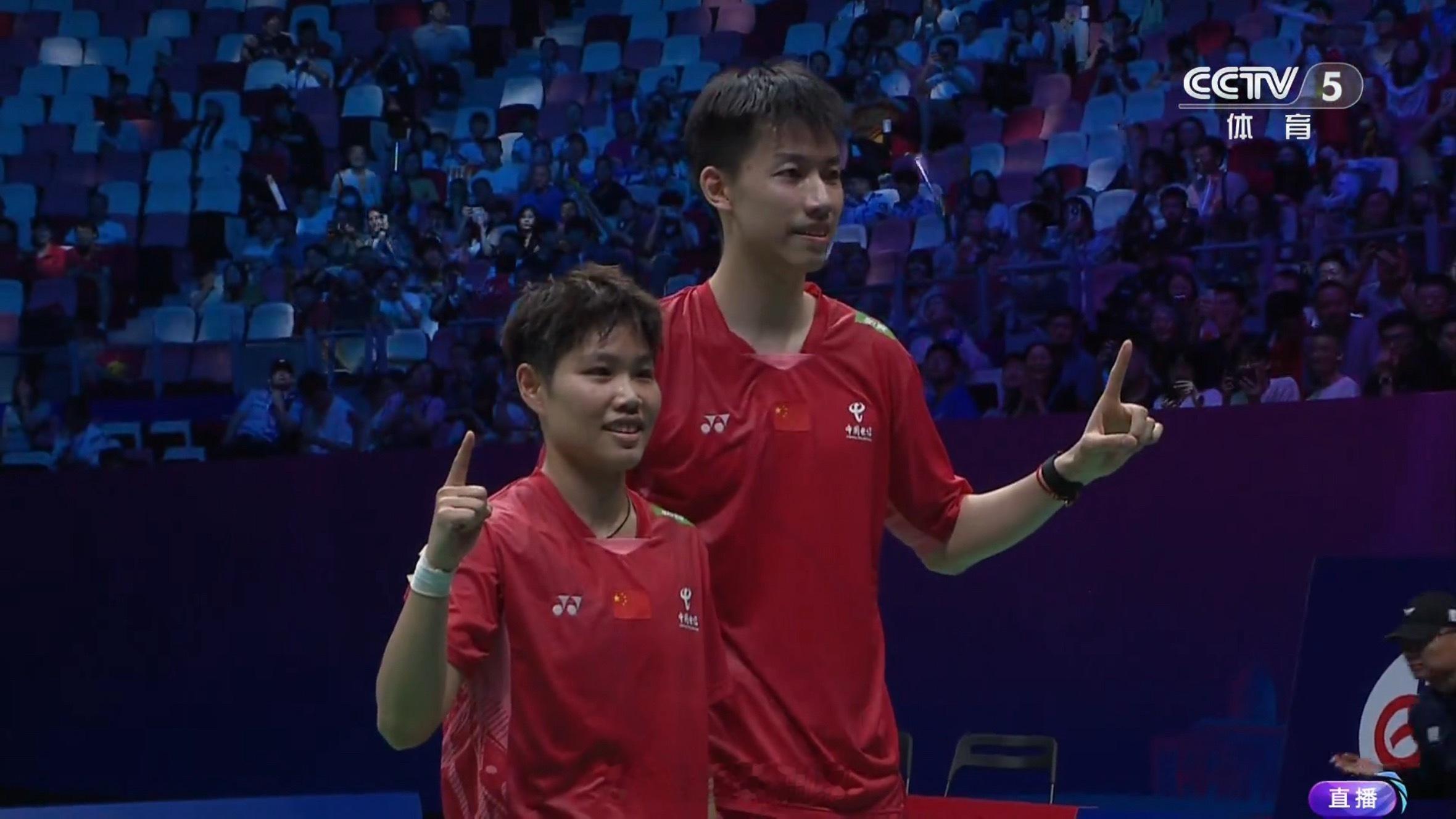 苏杯半决赛中国队1-0日本混双 冯彦哲 黄东萍 21-11、21-17 绿川大辉