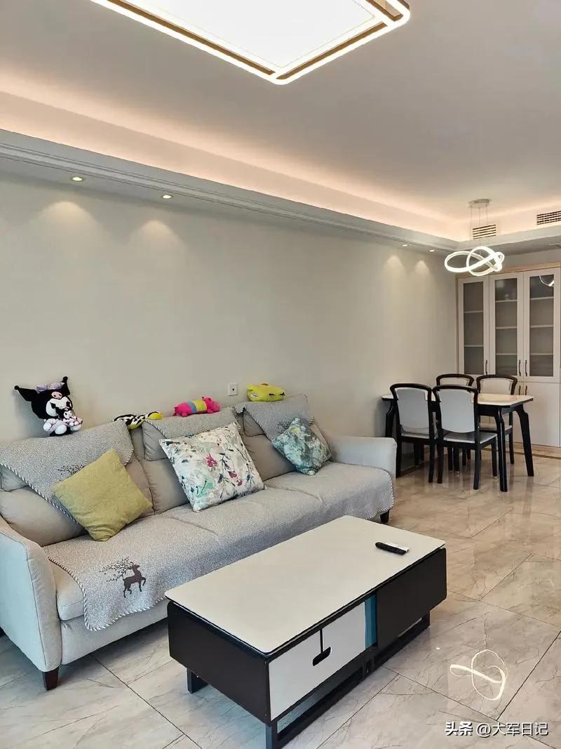 我谁都不服，
就服我家那位，
2015年花62万买的房，
2020年138万出手