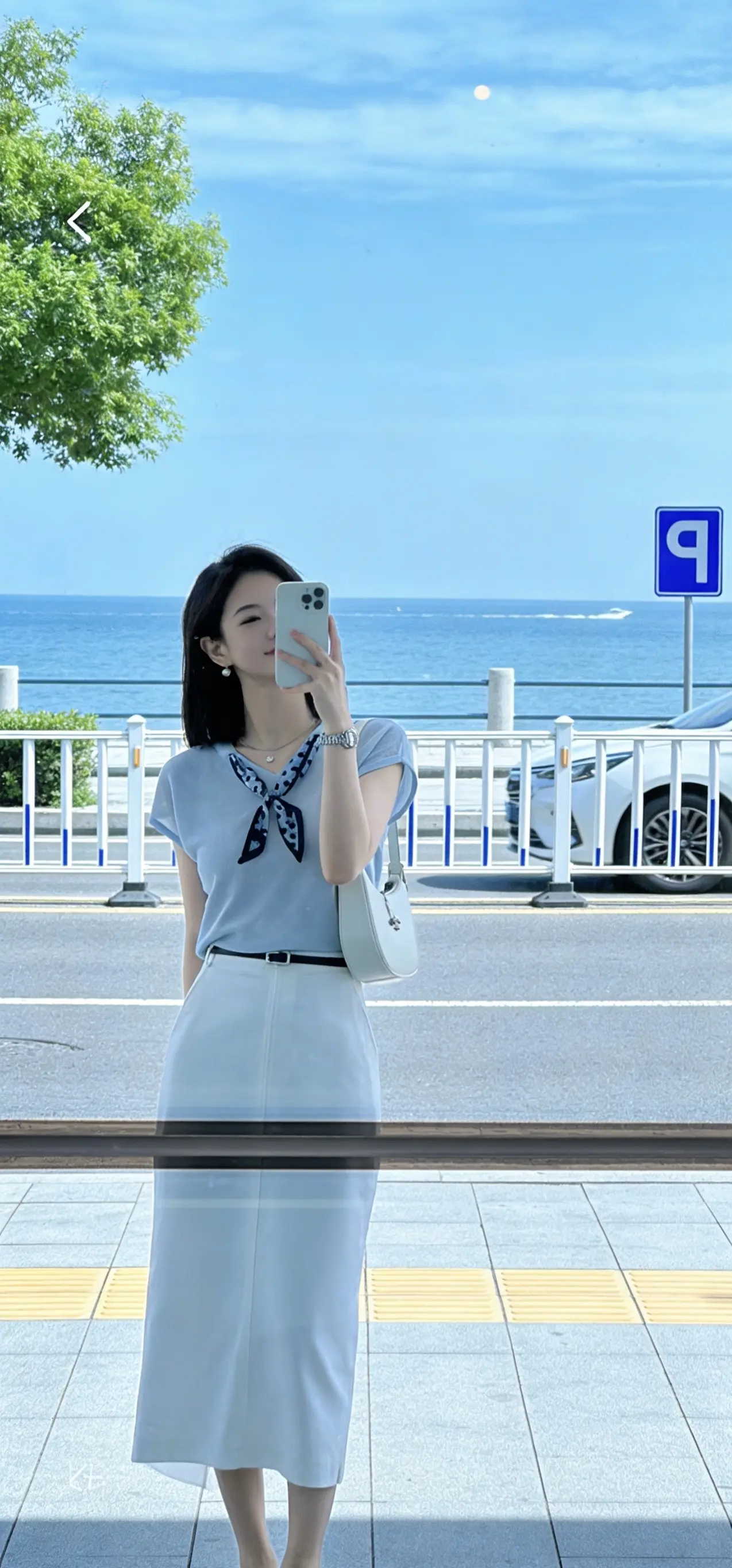 人一定要靠近，托举你和滋养你的人， 内耗的环境里，很难滋养出积极向上的...