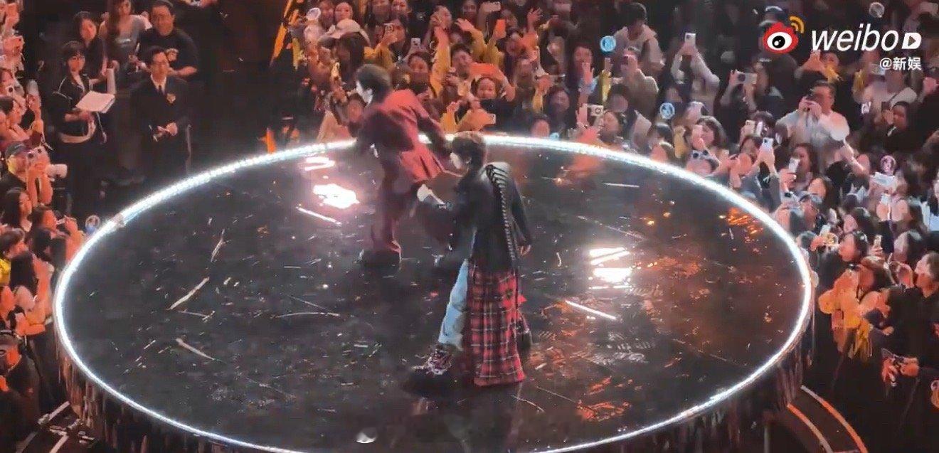 张弛李昂星严重薛之谦化 “薛之谦化”不是简单的模仿秀，它需要表演者彻底理解并进入