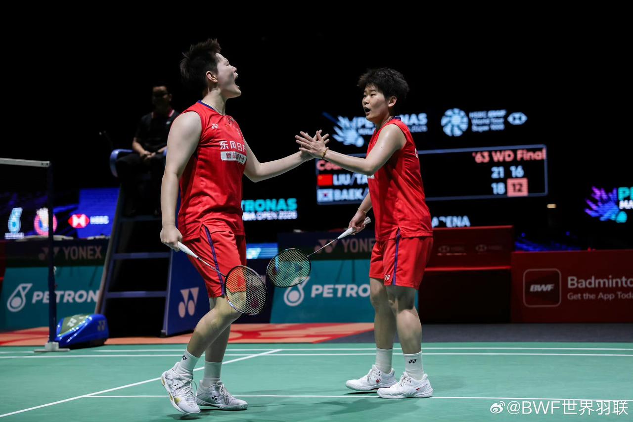 全英赛战报 | 圣坛组合速胜晋级
2026全英羽毛球公开赛首轮，刘圣书/谭宁状态