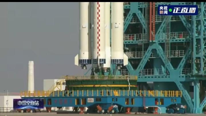 太燃了！神舟二十二号直冲太空，全程零失误太给国人长脸
 
一道金光划破天际 神舟