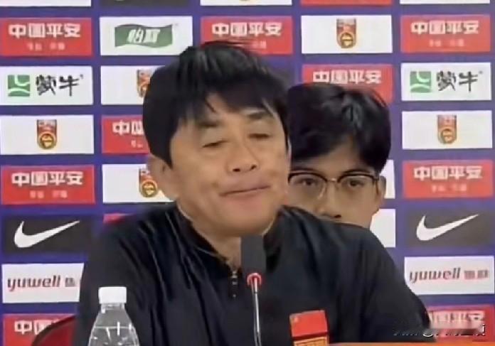 没看错！邝兆镭身披10号！《体坛周报》马德兴最新消息[吃瓜群众]

北京时间11