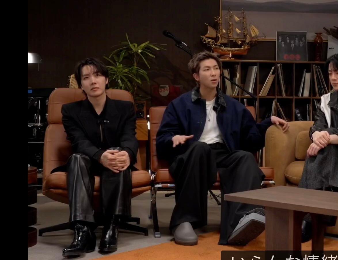 金南俊彩排脚踝受伤金南俊脚踝受伤仍参与回归BTS RM金南俊彩排中脚踝受伤，根据