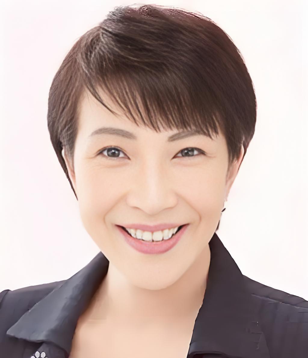 我个人希望，还是让高市早苗能够接替石破茂，上任成为日本首相吧！毕竟她成为了日本首