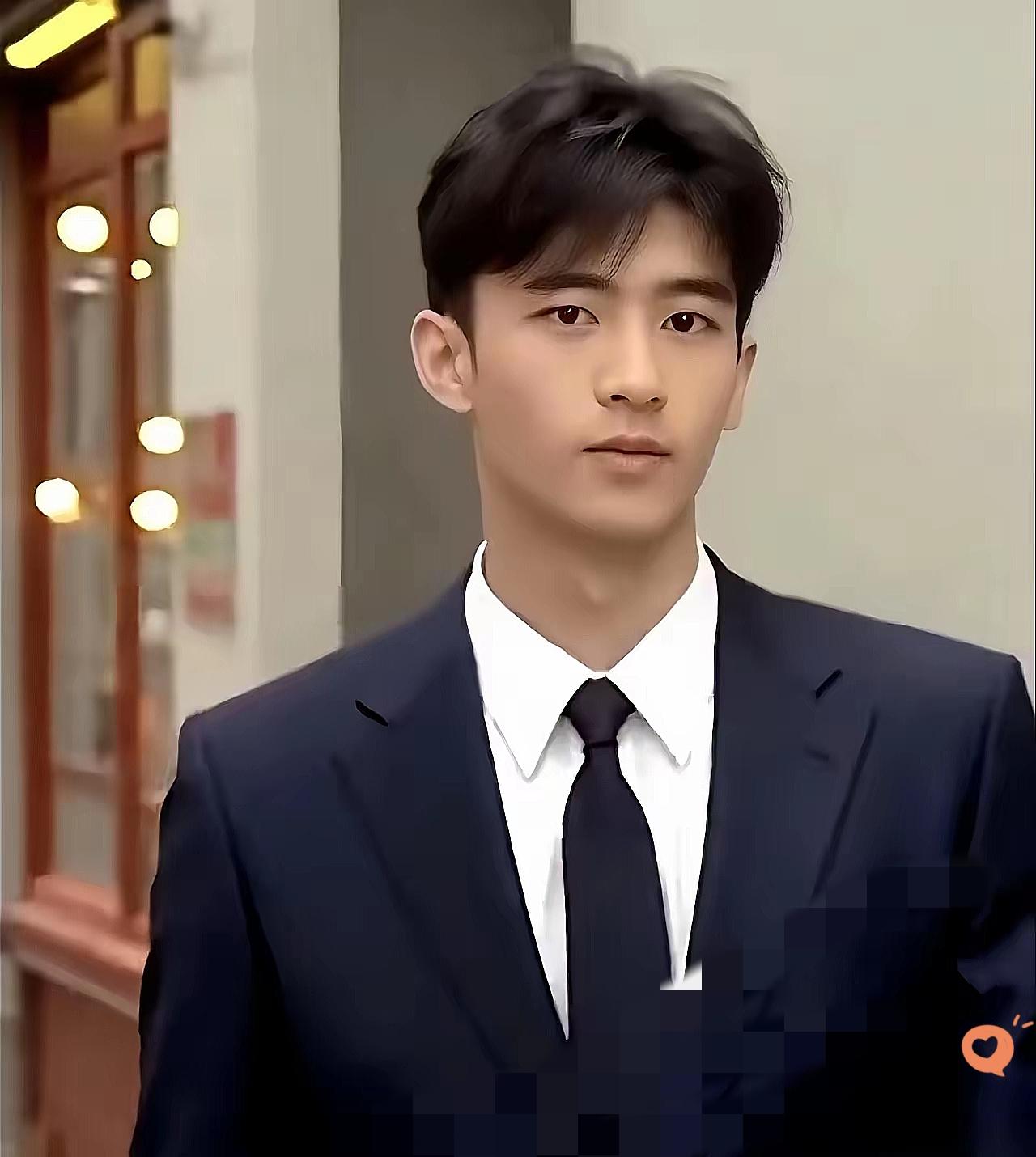 谢振轩哪是靠颜值圈粉？这股“学霸稳劲儿”才是真绝了！
 
说真的，谢振轩算不上传
