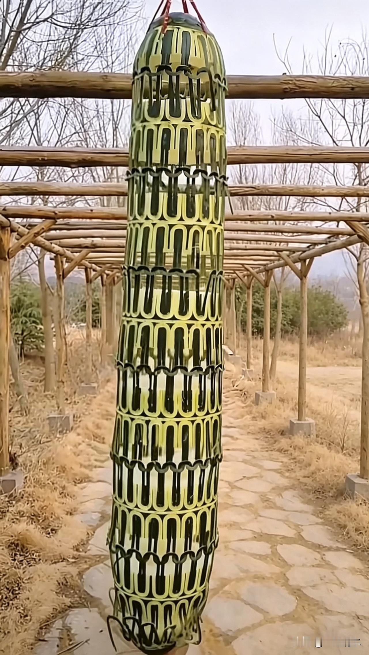 看到一段戳心的话：
“人性最大的讽刺：
10万给儿女眼都不眨，
1万给父母心乱如