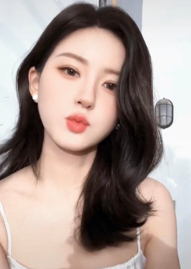赵露思要是日常保持这个水平感觉也不会被喊普女了。 ​​​