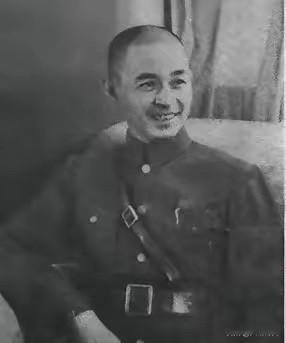 1933年士兵拼死扛回神秘木箱，死活不肯撒手，张自忠打开：重赏8000大洋

1