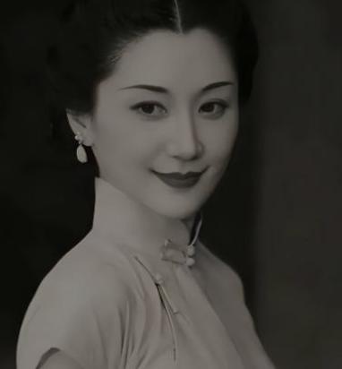 1948年，年轻漂亮的国军团长妻子陈愉照顾丈夫住院期间，惨被欺负，事后，院方劝她