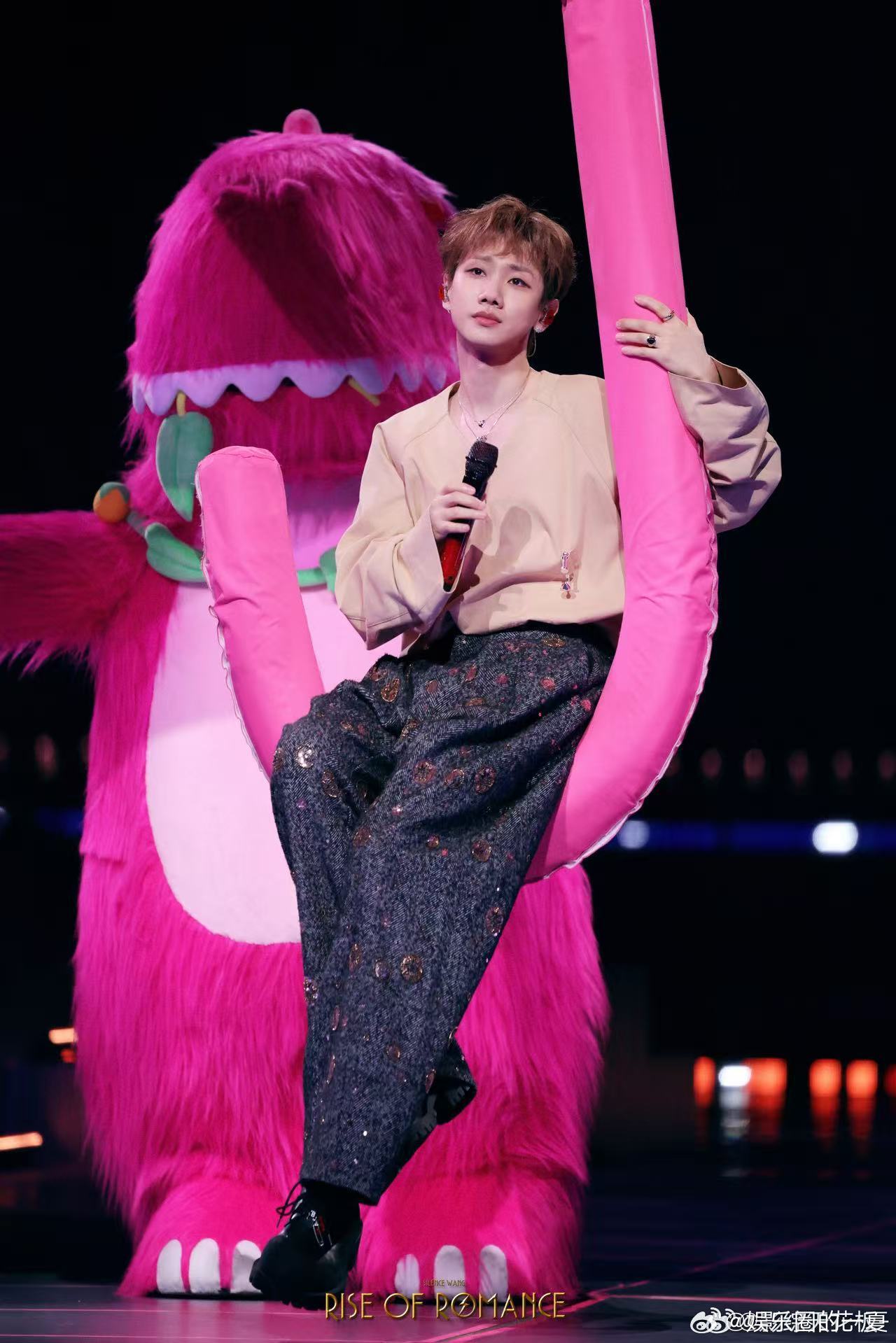 汪苏泷哽咽怎么可爱成这样 谁还没被汪苏泷哽咽的样子可爱到，真诚又软乎乎的，没有一