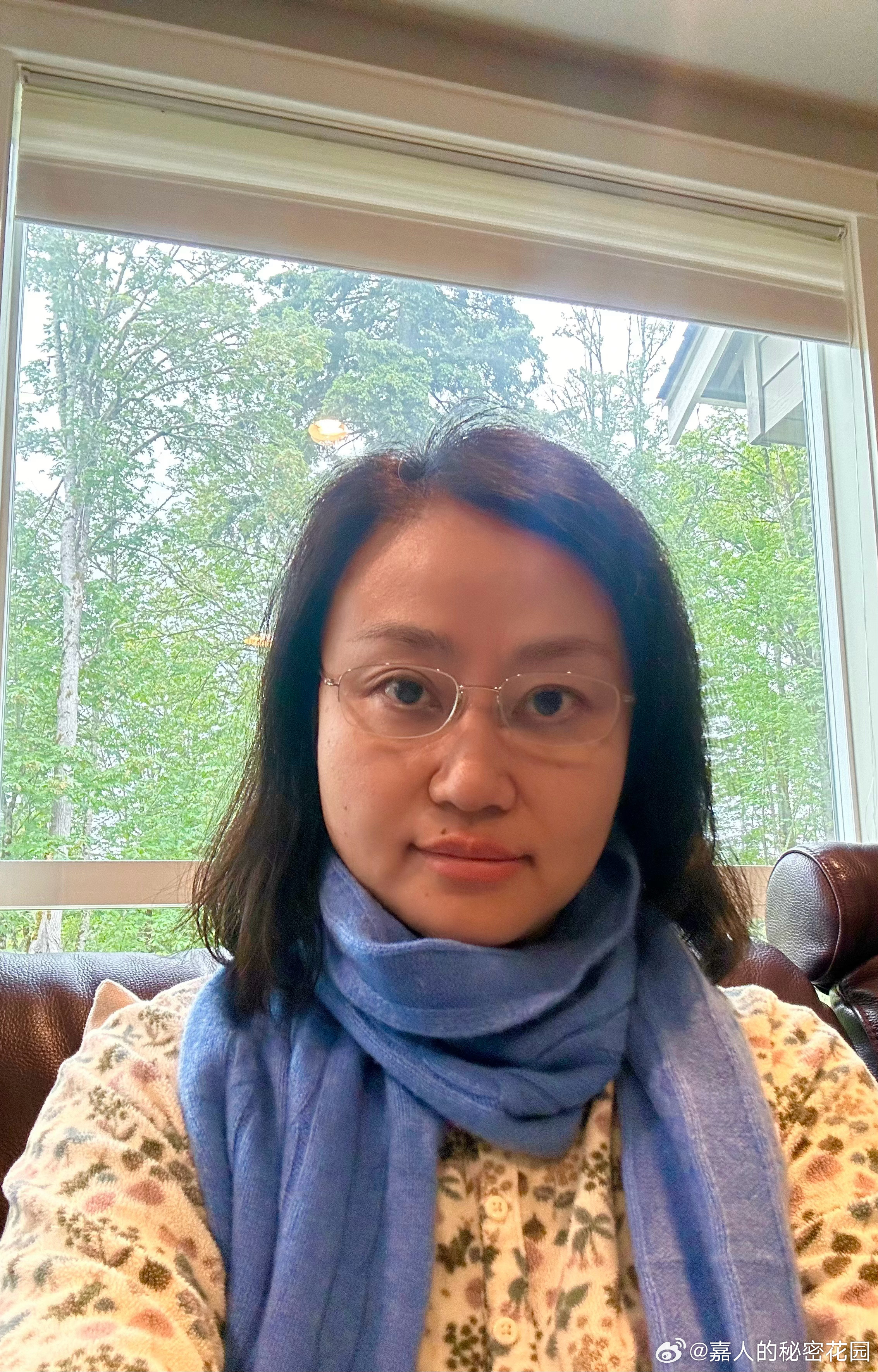 days in seattle 此时此刻的我。冷得我把羊绒围巾系上了。6月29日