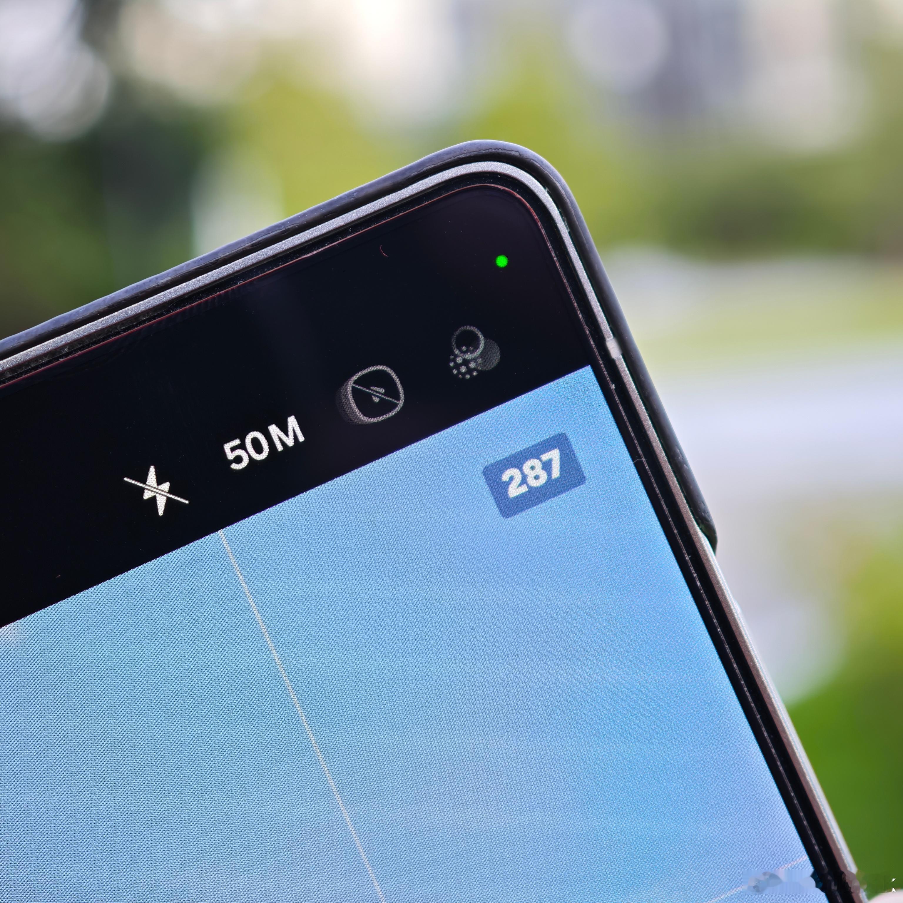 三星Galaxy S25 Ultra 打开相机，右上角会有一个数字，这个怎么去掉