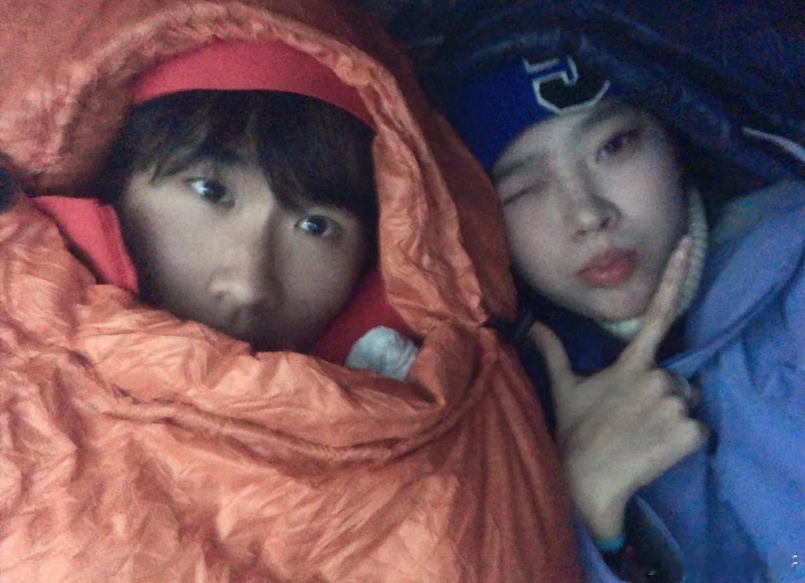 和喜欢的女孩第一次去露营 