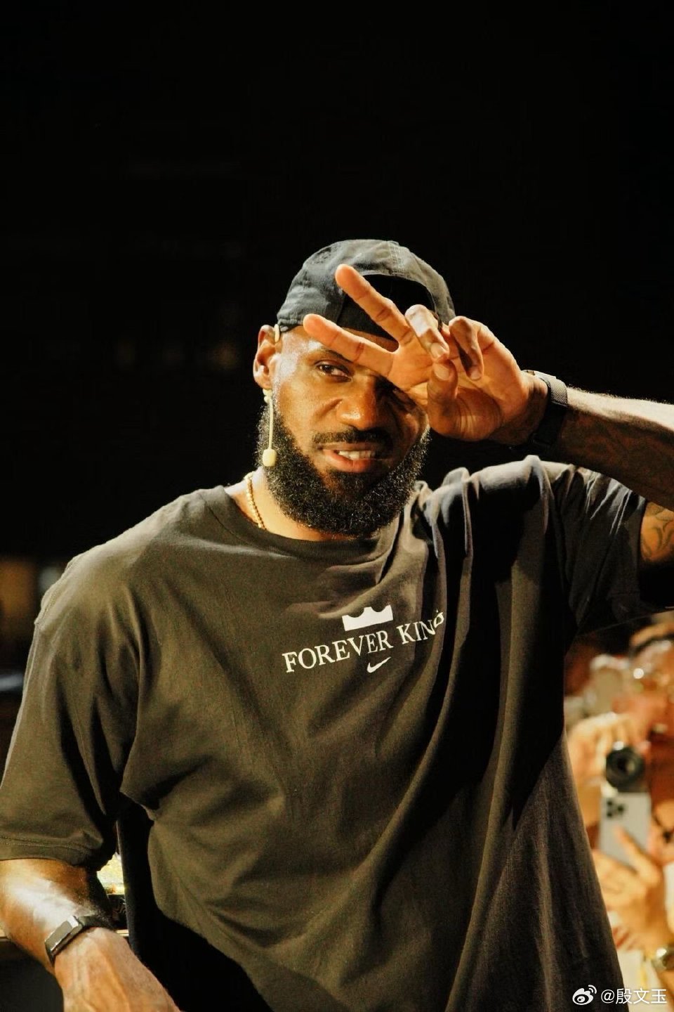 詹姆斯这是想干什么？也太猛了湖人国度