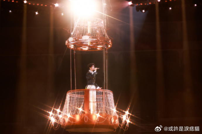 丁禹兮演唱会上的非遗元素看完这场演唱会彻底被细节打动，特意加入皮影、功夫茶非遗环