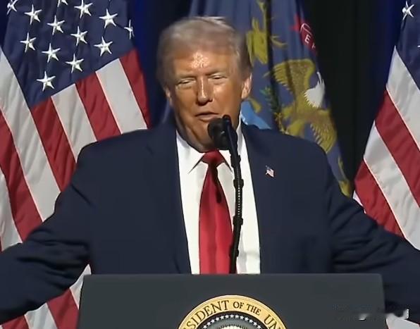 记者问：“格陵兰的自治政府领导人今天表示，我们更愿意留在丹麦。 ”

特朗普：“