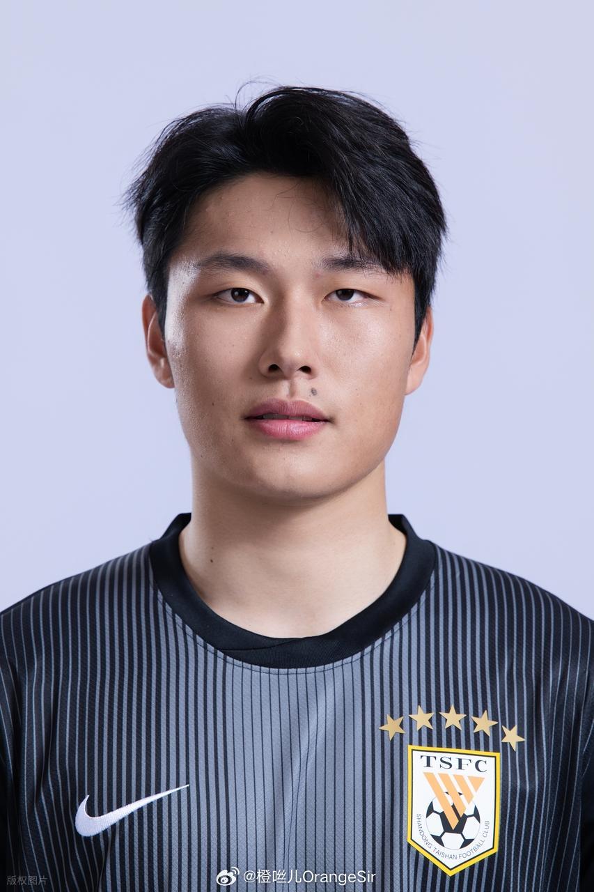 2026赛季山东泰山24号-44号球员定妆照ps：缺少高准翼、依木兰、梅帅军、王