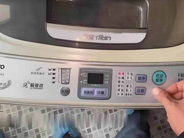 单身女性的“那方面”需求怎么解决？七个妙招，让你轻松应对！
你知道吗？单身女性也