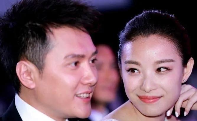 你什么时候看见过倪妮眼神拉丝？答案就是在她看冯绍峰的时候，的确，一个人的眼神是骗
