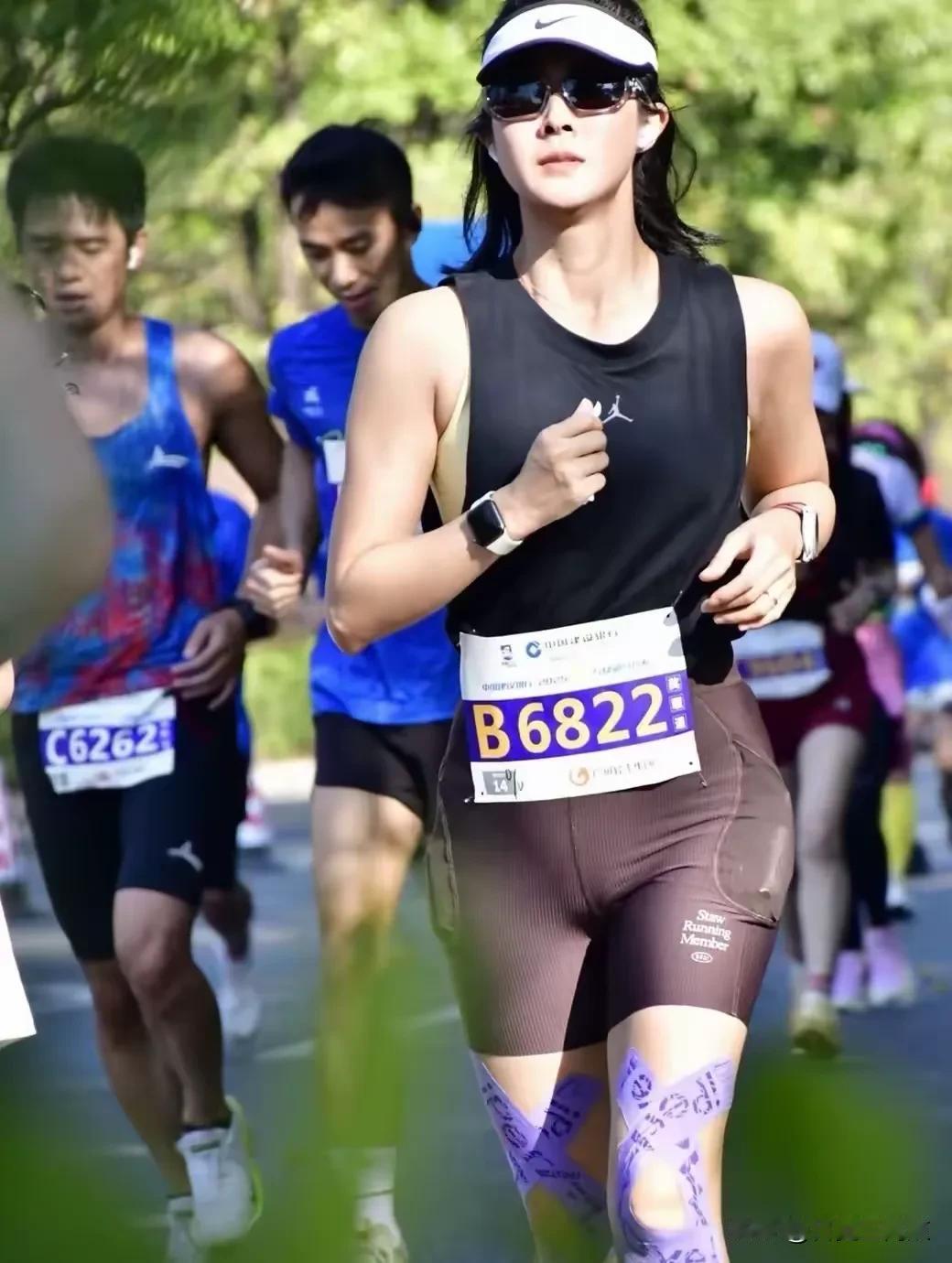 这是跑步还是秀装备？
以前跑步是锻炼身体，现在是不弄一身装备都不好意思跑步！
