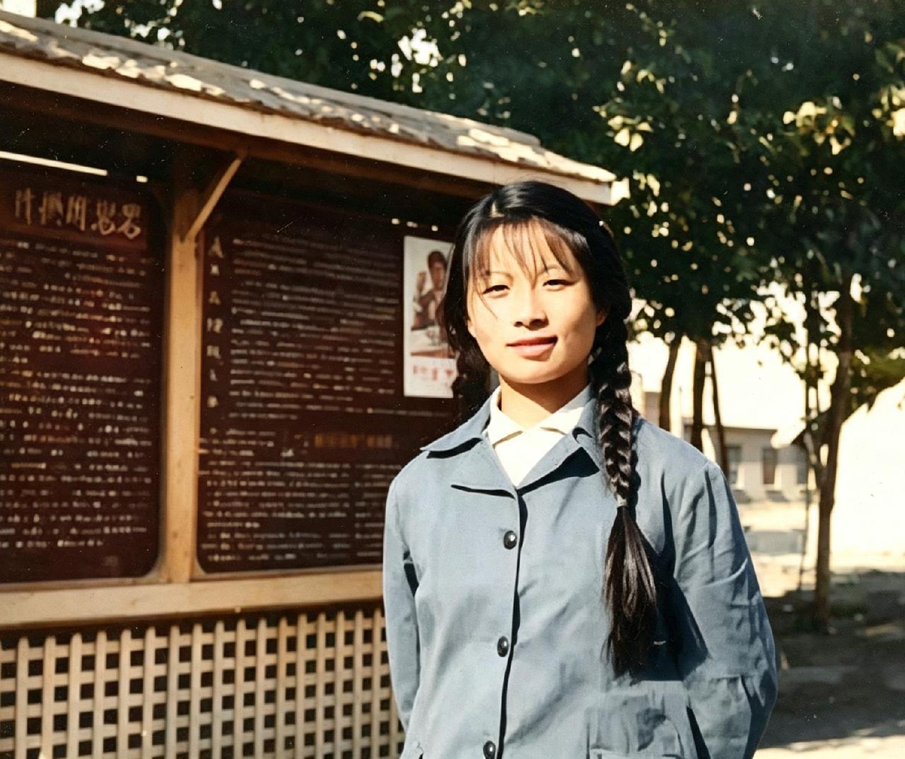 1977 年，北京知青谢炳义买了两碗面递给一女乞丐。谁知，女子竟然贴身跟着他，他