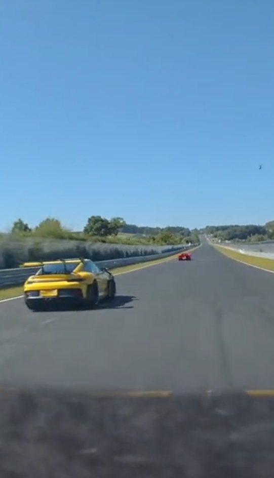 纽北和飞驰人生的赛道哪个难 在驾校科二反复倒库的瞬间，刷到懂车帝纽北相关内容直接